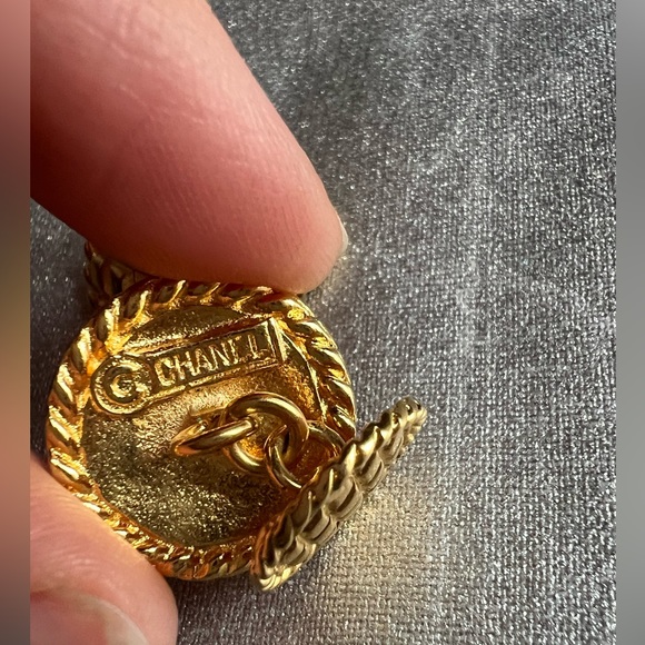 Chanel Gold Round Vintage Cufflinks - Picture 5 of 8